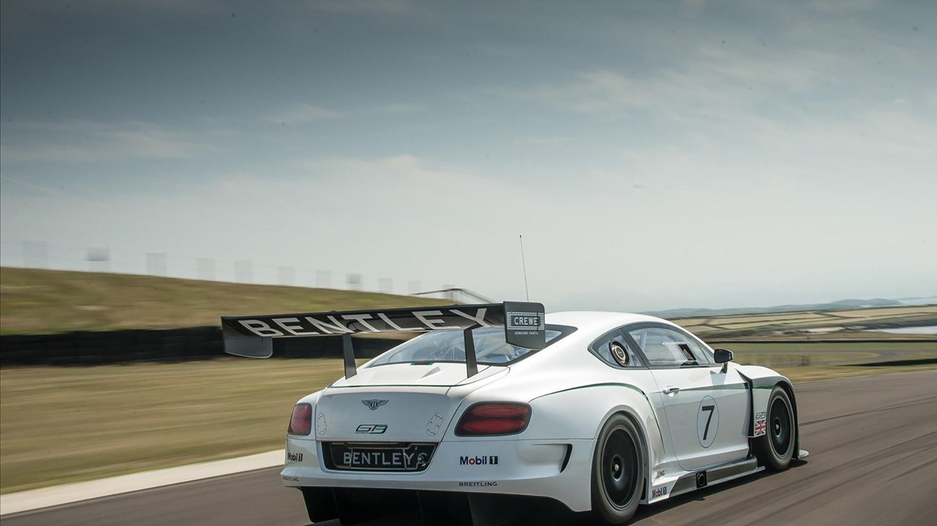 开云体育app-女子篮球联盟发展快攻体系提升比赛节奏,女子篮球战术配合