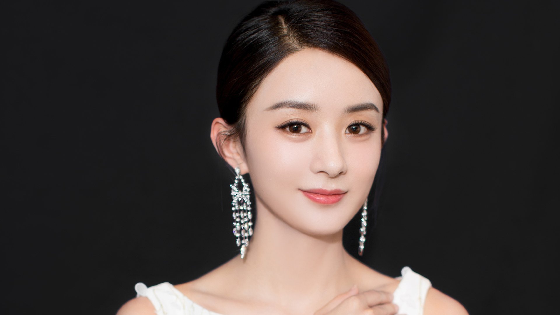 开云体育app-Brown 身手敏捷表现抢眼,身手敏捷 英文