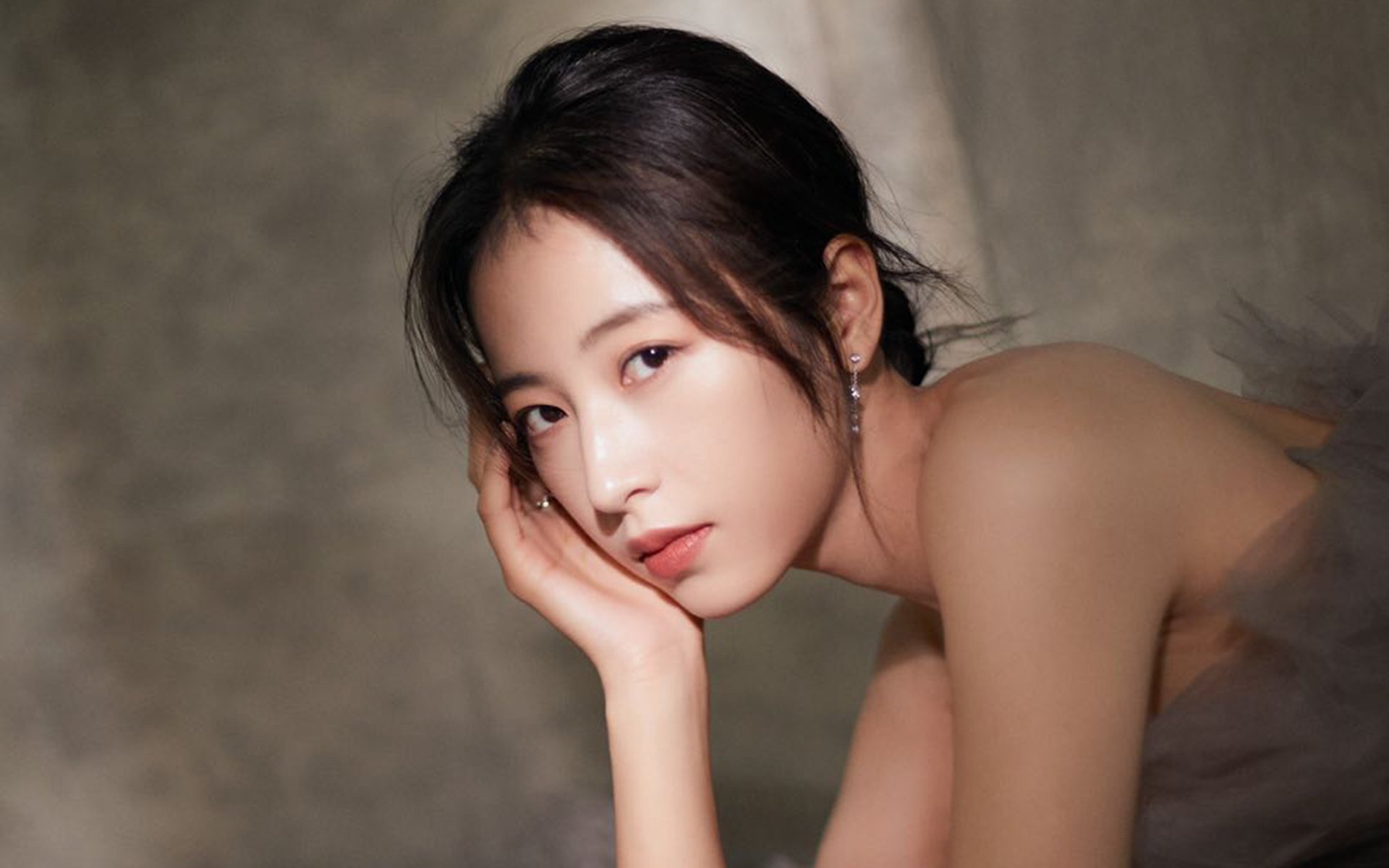 开云体育登录-中国足球国家队调整比赛策略应对挑战，中国足球的对策